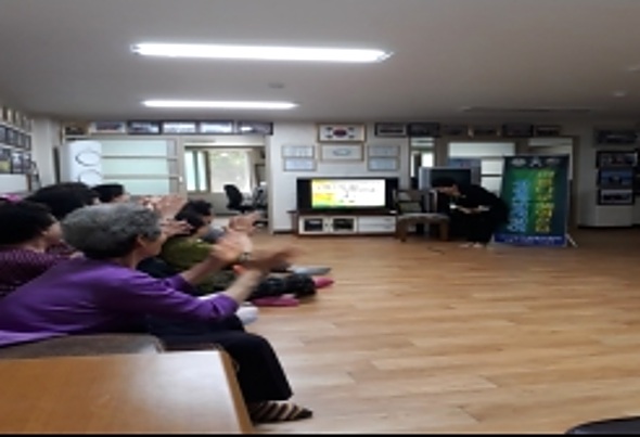 쌍용마을 뜨란채 경로당 생명존중교육 현장 1