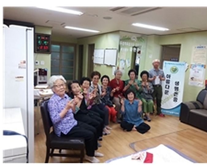 두정역푸르지오아파트 경로당 생명존중교육 현장 1