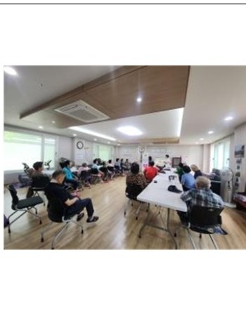 신부동 디이스트아파트 경로당 생명존중교육 현장 1